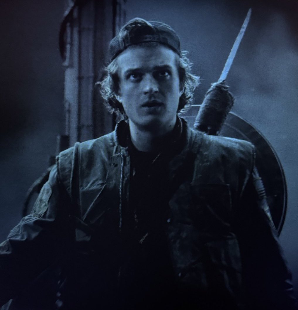 cloiskryptonite's tweet image. nobody has ever looked this hot in the upside down