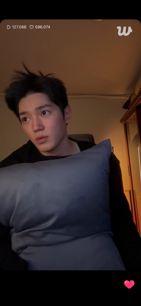 𝕕𝕧 tweet media