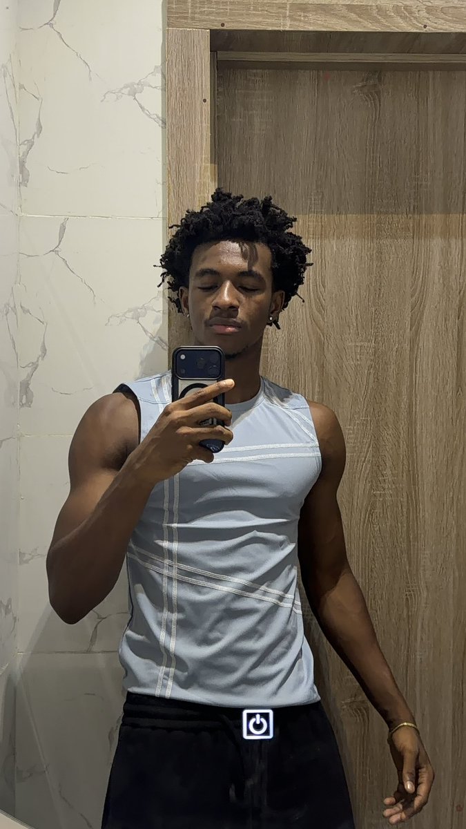 barth_uk's tweet image. Happy new year... Go to the gym!