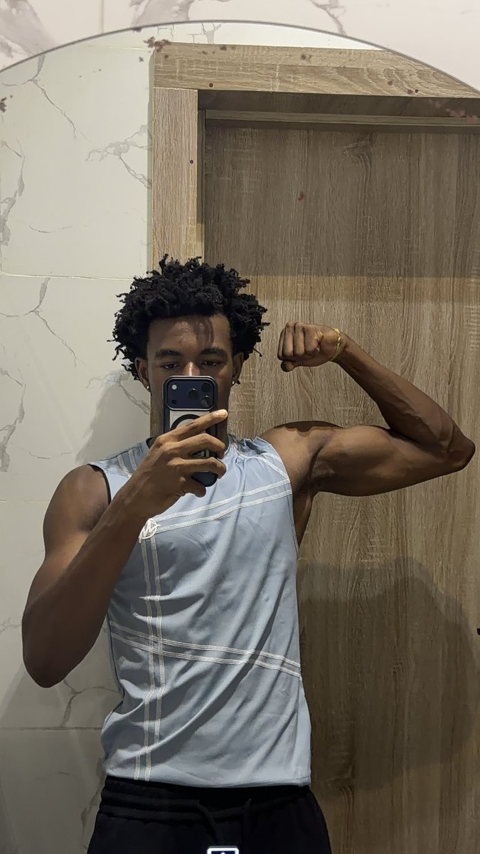 barth_uk's tweet image. Happy new year... Go to the gym!