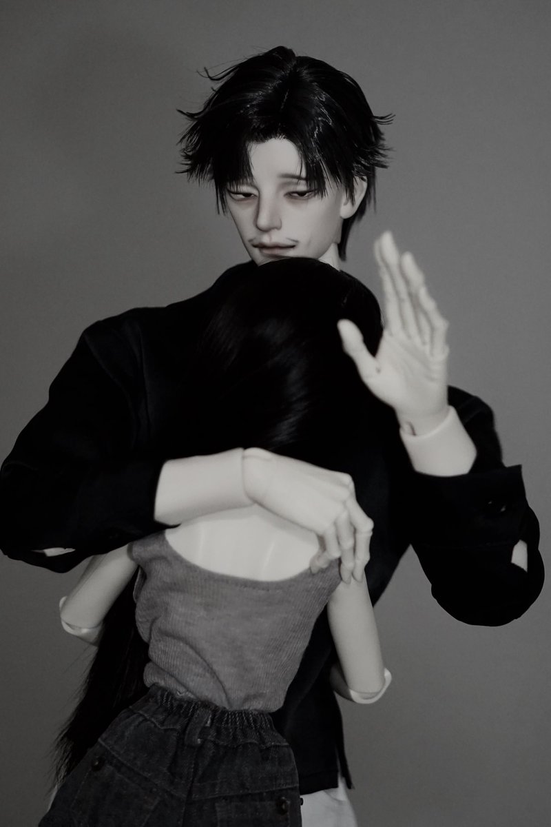 열심히 교류하려고는 하는데… 요즘 타임라인에 트친님들이 잘 안 보여서, 한 분씩 찾아가 하트 누르고 왔습니다 

옛날 게시글에 마음 눌러져있어도 당황하지 말아주세요…^^ 새해 복 많이 받으시고, 2026년도 모두 파이팅해요