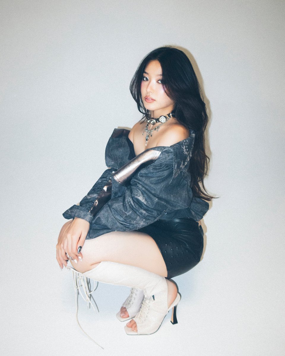 Yoonchae looks stunning in a new photo celebrating the New Year! ✨🎇

#KATSEYE <a href="/katseyeworld/">KATSEYE</a>