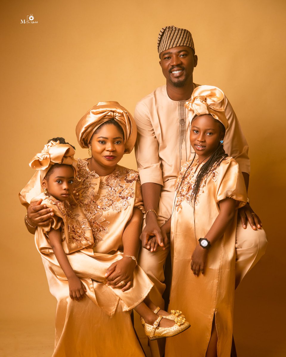 mrtee_shotit's tweet image. Family is everything . 🤎🤎

Photographer : @mrtee_shotit 

#familyshoot #beautifulfamily #mrtee_shotit #creativity