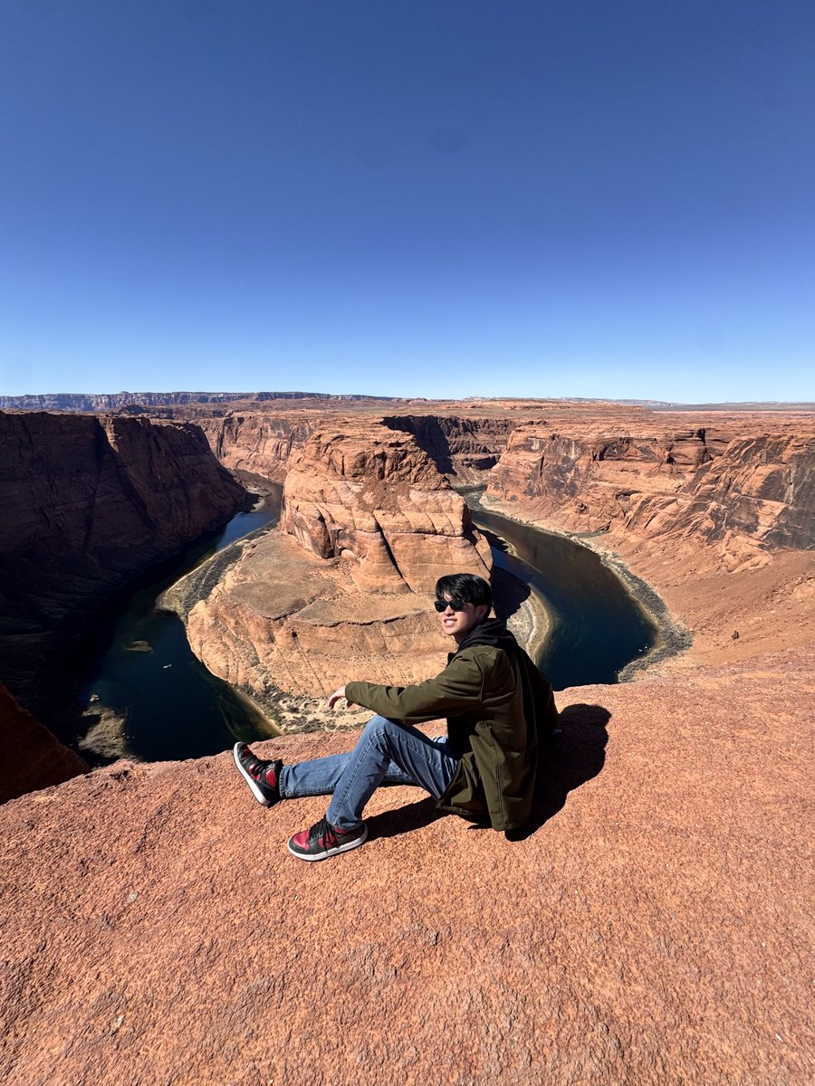 もう1月1日が終わろうとしていますが...

2025年、ありがとうございました。
アリゾナで過ごした上半期、
あっという間に終わった下半期。
パワーチャージの一年だったと思います。
来年は結果を出せるように。

全てのあなたが、少しでも楽しく、笑顔に溢れた一年になりますように。