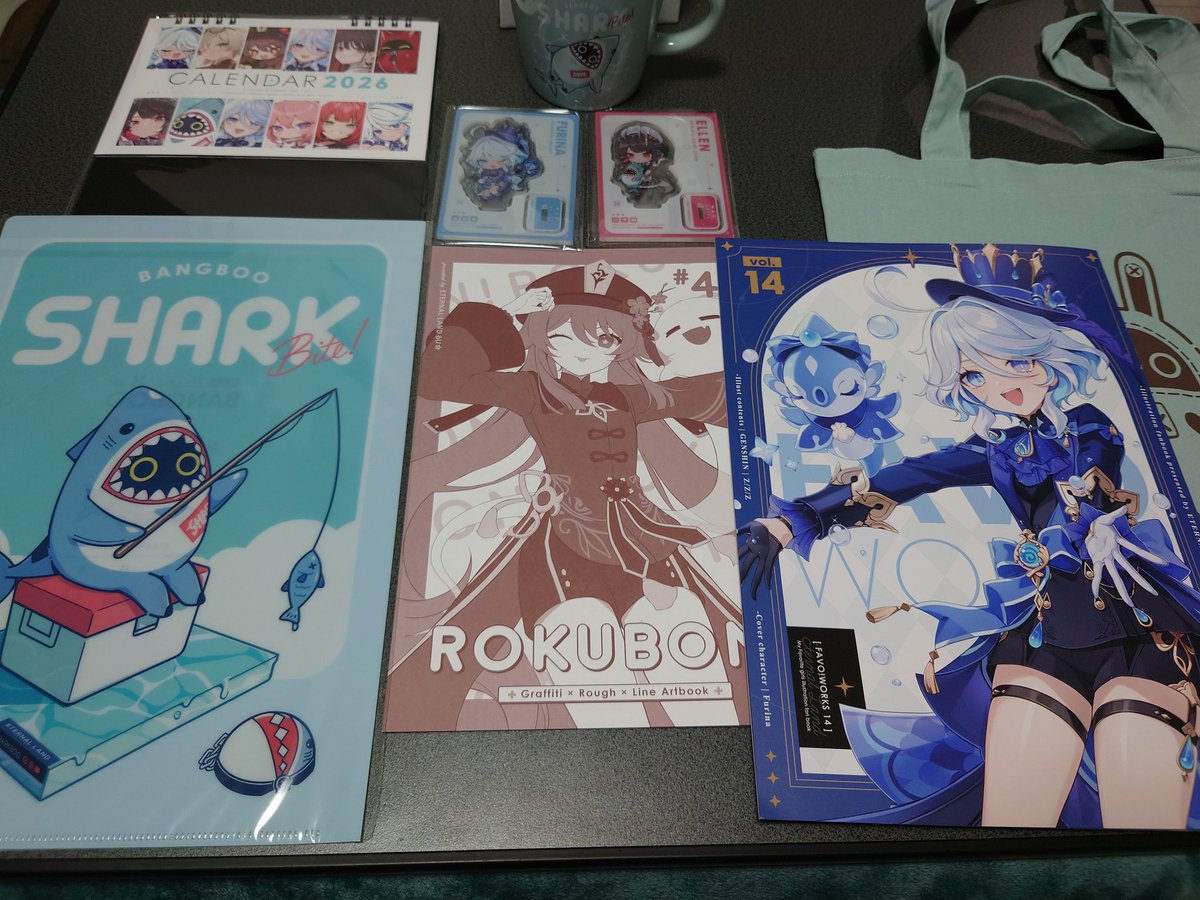 新年コミケ戦利品紹介②

6U先生（<a href="/6U_s/">6U☆C107グッズBOOTH通販中</a> ）の
新刊セットとマグカップ！

胡桃とフリーナが可愛い…
ボンプグッズも力入っててよいぞー
#C107