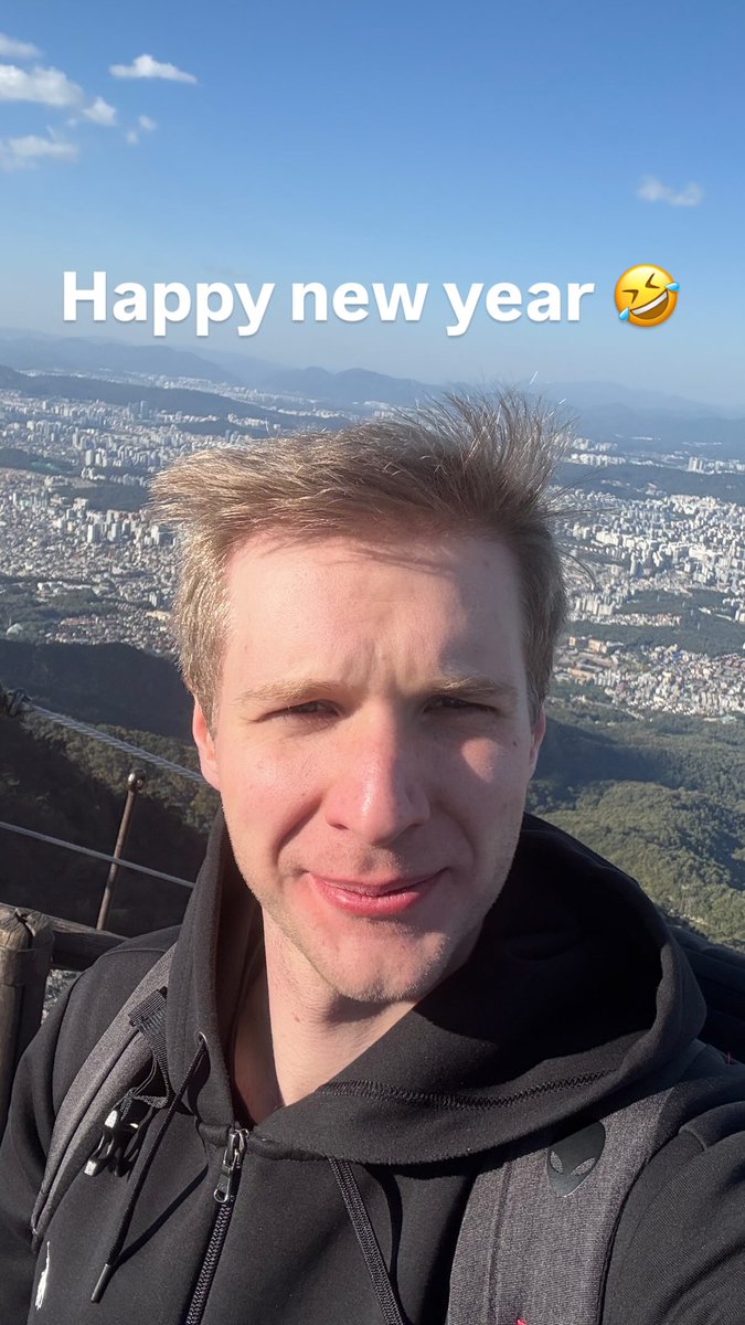 JankosDaily's tweet photo. From Jankos insta story 🫶 Happy new year Jankos fans! https://t.co/v8BAi0yEvQ