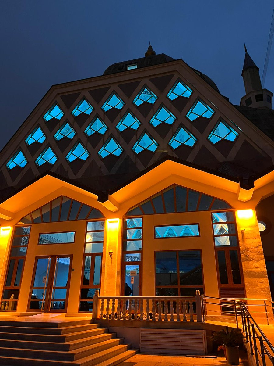 Çukurova Üniversitesinin düzenlemiş olduğu Filistine Destek, Sabah Namazı Buluşmasına Akademi Vizyon Kulübü olarak katılım sağladık. 
57. Alay Camiinde gerçekleştirilen buluşmaya destek veren Sivil Toplum Kuruluşlarına teşekkür ederiz...