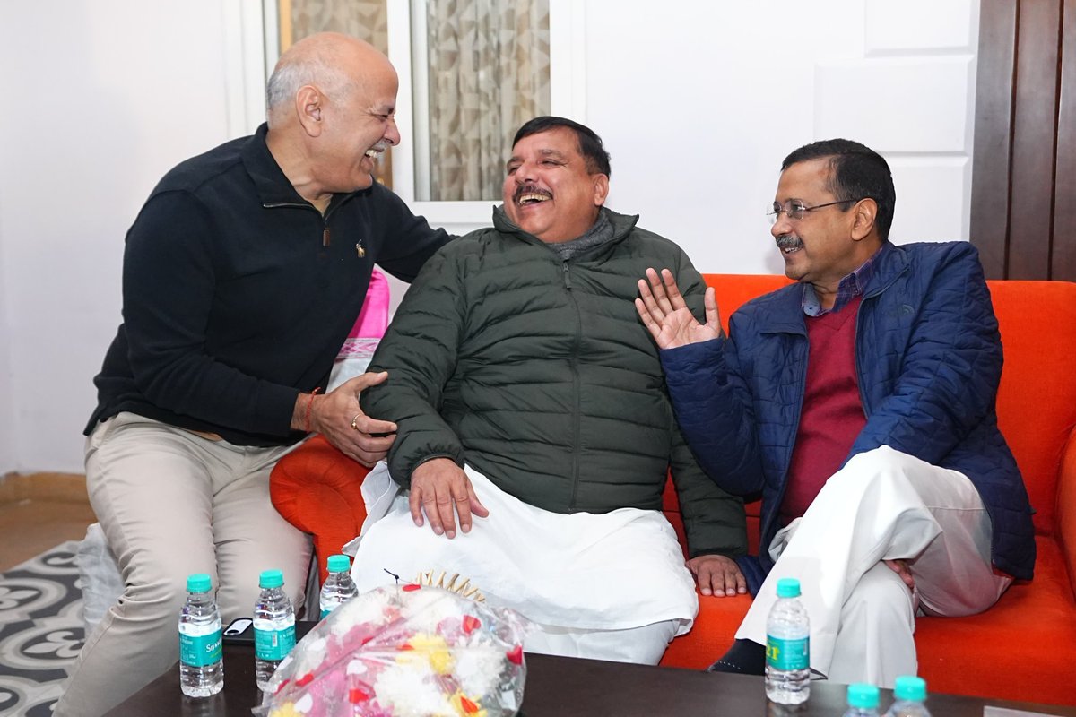 Imagine the day when this will happen 

Arvind kejriwal : PM of the country 

Manish Sisodia: Education Minister of the country 

Sanjay Singh: Home Minister of the country