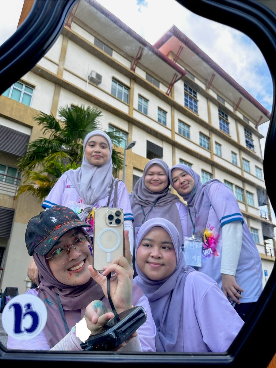 sofiahzq's tweet photo. Another part-time experience in 2025 : being an event crew for a fun run. It was really fun since I could meet lots of people and move around instead of staying in the same place. https://t.co/rm2NLJ8nqT