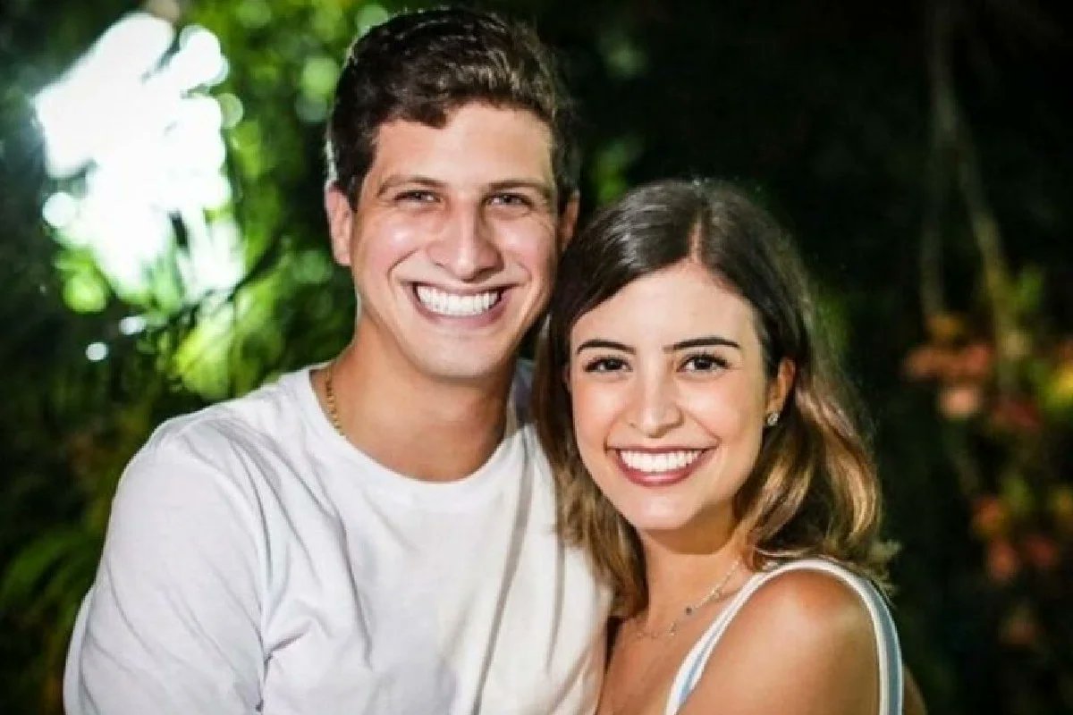 PROCURADA

Tabata Amaral, deputada federal e mocinha repleta de virtudes, está desaparecida das redes sociais desde que saiu a notícia que seu namorado João Campos tentou fraudar um concurso público para beneficiar o filho de um juiz.