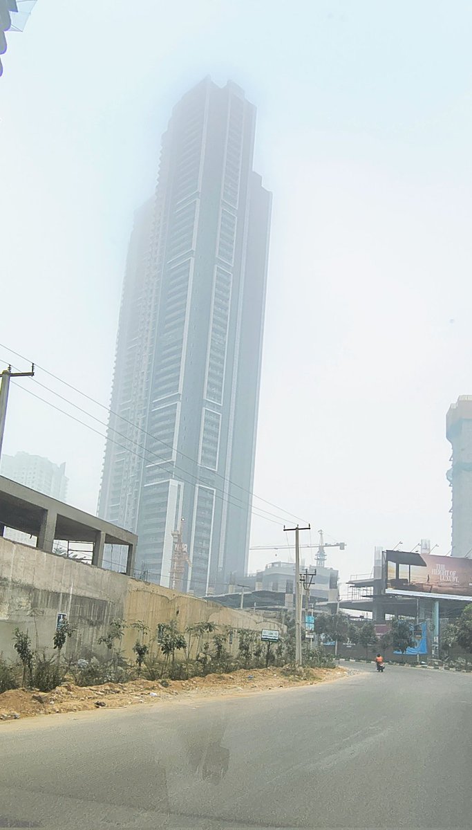 allnewvivek's tweet photo. Foggy mornings in Hyderabad 
@HyderabadMojo @HiHyderabad https://t.co/ECakhN4PmY