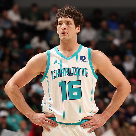 HornetsReddit's tweet image. 🗣️ PJ Hall: "It 100% seems surreal. I'm getting goosebumps talking about it."

"I grew up a Panthers fan, I grew up a Bobcats fan, grew up watching Al Jefferson and then Kemba Walker and he's with the Hornets now. So, it's been awesome and a great experience to be able to come…