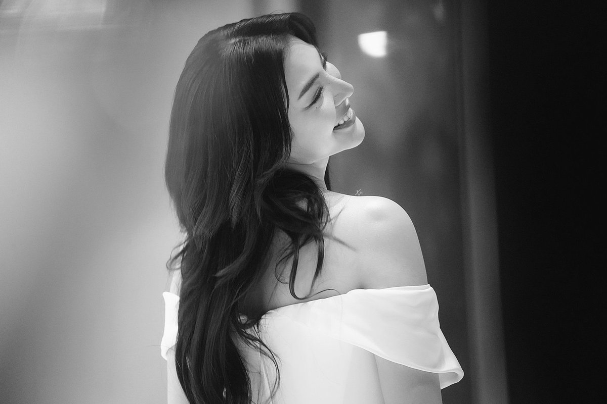 Iloveredmali's tweet photo. One of my favorite pics! 🤍💛

WISHING FAYE ALL THE BEST
#HappyNewYear2026toFaye
#FayePeraya #ฝ้ายพีรญา https://t.co/JFhxiFtPzw