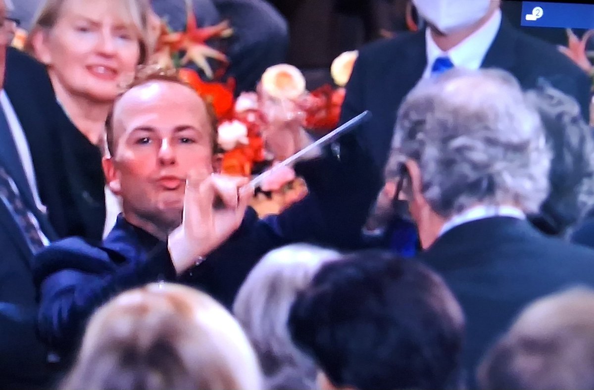 Il maestro Yannick Nézet-Séguin, semplicemente grandissimo! Uno dei migliori concerti di Capodanno di Vienna che io ricordi! <a href="/_Nezetseguin/">Yannick Nézet-Séguin</a> #Vienna #ConcertoDiCapodanno #filarmonicadivienna #musikverein #wien #WienerPhilharmoniker <a href="/Wienerphil55413/">Wienerphilharmoniker</a>