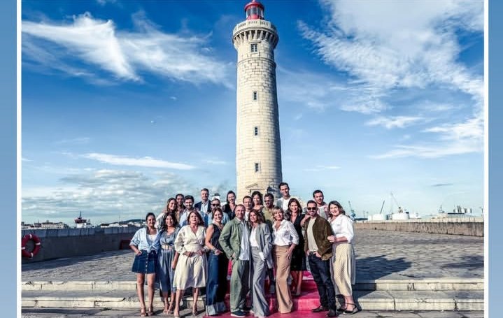 Photo du groupe issue du tournage du nouveau générique #DNA