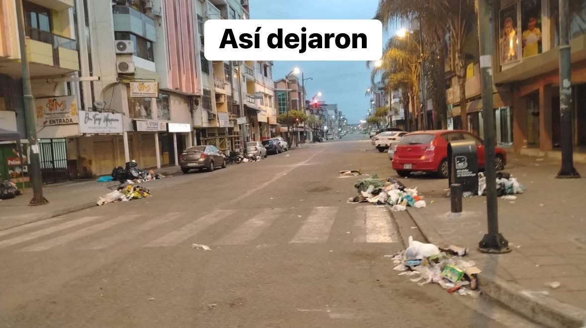 alcaldiabbhy's tweet image. La recolección de desechos en #Babahoyo no para este 1 de enero. Desde ⏰ la madrugada personal de Servicios Públicos cumple la jornada para contribuir con un #BabahoyoLimpio 🧹. 

¡Feliz nuevo año!
#AlcaldíaCiudadanaDeBabahoyo