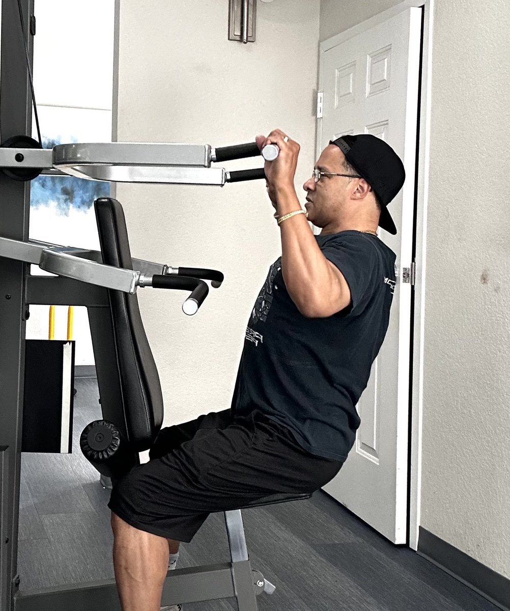 Carlducena's tweet image. Welcome to 2026. 

New Year’s Eve and
New Year’s Day workouts ✅. 

Time for Continued Action, GREAT Health, Happiness, and Success. 

OWN THE ROOM BABY, 
OWN IT !!!! 

God Bless
🙏🏽💪🏽🎬❤️ 🎉