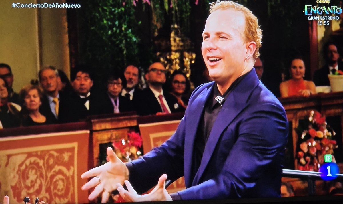 Desde que soy pequeño veo todos los años el #ConciertoDeAnoNuevo y creo que este es uno de los que más recordaré. Gracias Yannick Nézet-Séguin por cambiar las reglas de un concierto que nunca defrauda pero que ya nunca sorprende. Así da gusto empezar el año!!!!