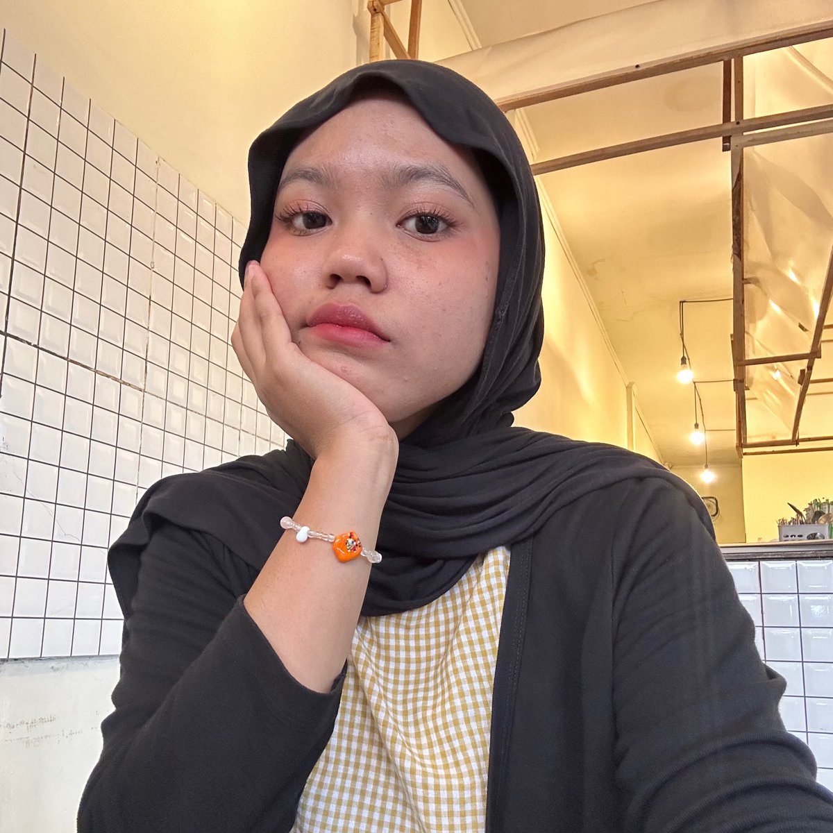 indri tweet media