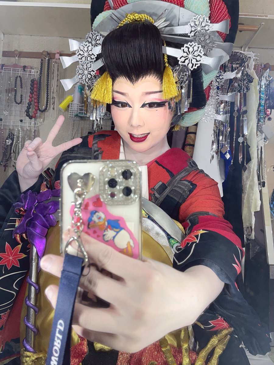 byakuya__07's tweet photo. 明けましておめでとうございます

今年もよろしくお願いします💋

#大衆演劇 #劇団澤宗 https://t.co/JYpT17vSgZ