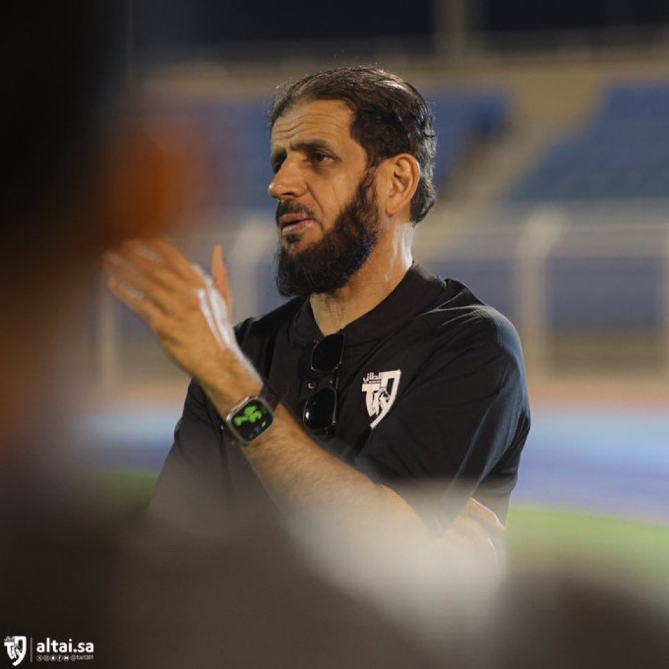 احترم شخصك وان كنت تملك ذرة حب للطائي قدم استقالتك اليوم قبل بكرا وجودك يزيد من الطين بله رغم سوء الاداره والاختيارات نملك مدرب لايفهم في دهاليز كرة القدم او لايملك الجرأه على الاقل حتى يواجه الخصوم ويحترم اسم الطائي
،،،،،،،،
ارحل ياخليل ان كنت تريد مصلحة الطائي ارحل ارحل #الطائي