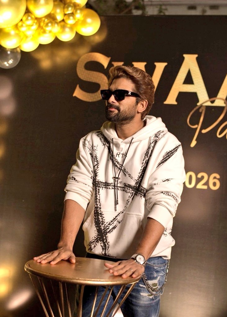 Allu Arjun welcomed the New Year by celebrating with his staff, hosting a warm and fun party.

Treating everyone he works with like family is what truly makes him special ❤️

 #AA22