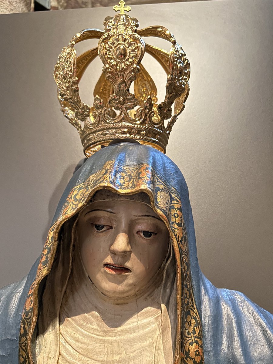 ✨ 1 de enero | Santa María, Madre de Dios
Comenzamos el año poniéndonos bajo su amparo, confiando en su guía y protección.
💙🤍 Ruega por nosotros.
#SantaMaríaMadreDeDios #AñoNuevo #FeYEsperanza