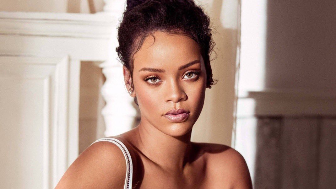ririoncharts's tweet photo. Rihanna has 6 songs in the Spotify Global Top 200 this Wednesday New Year's Eve:

#32. We Found Love — 2.617M 
#98. Only Girl (In The World) — 1.797M
#113. Don't Stop The Music — 1.727M
#162. Breakin' Dishes — 1.485M
#168. S&amp;M — 1.471M
#181. Where Have You Been — 1.435M https://t.co/vlNZjjMAu2