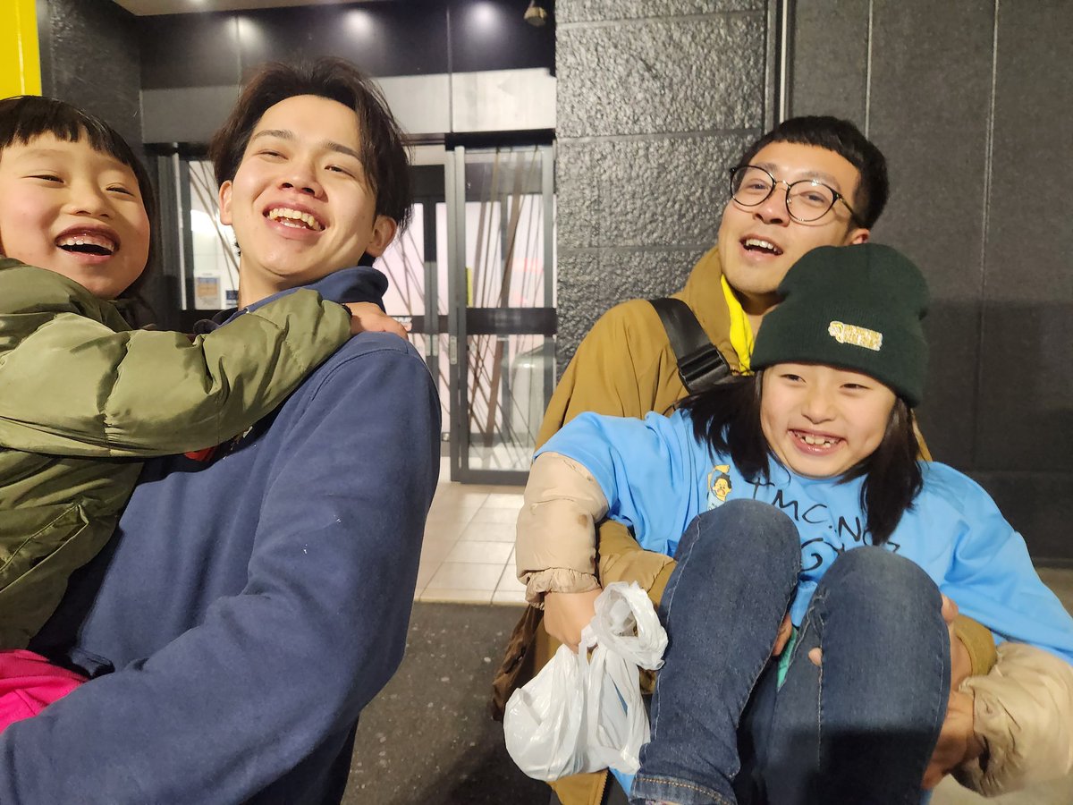 miechi94's tweet photo. はじめましてのタガミフーズさん✨めっちゃ遊んでくれた🎶
笑顔が可愛かった。顔が好き！笑
カリーもいっぱい遊んでくれた。焼きそばもたこ焼きも美味しかった。
やっぱり、カリーのたこ焼きがいい✨ https://t.co/0QmHcINXNv