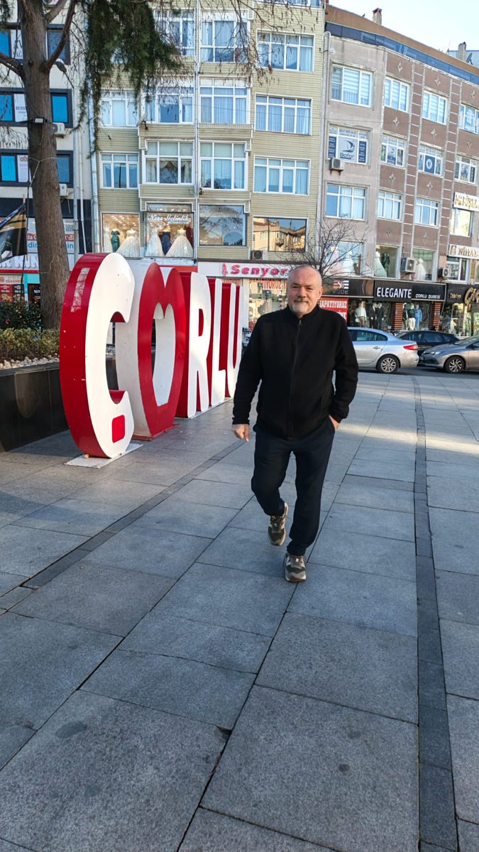 Yeni yılın ilk gününden tüm dostlara  selamlar nice güzel yıllara tüm değerli dostlarla