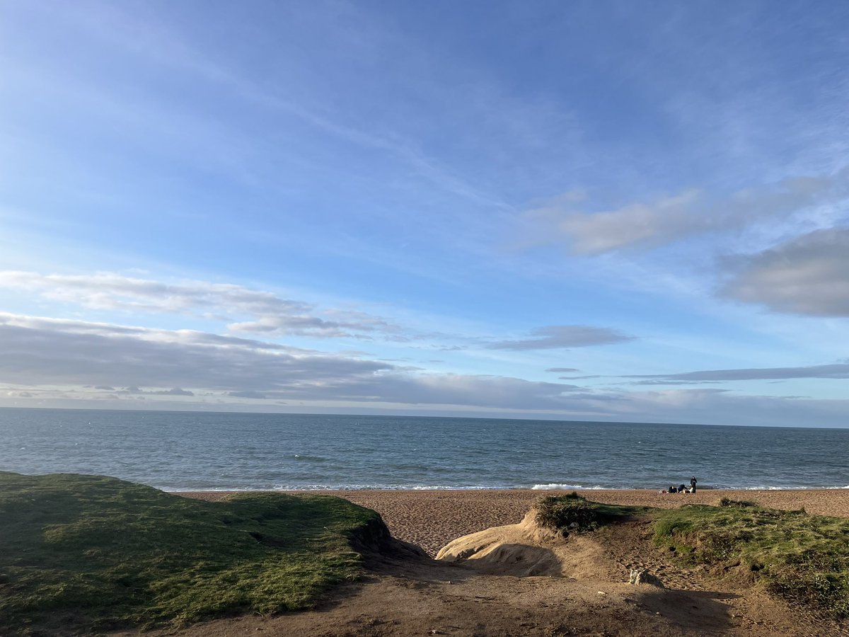 peasbloss's tweet image. NYD breakfast with friends… and a view 
Plus won’t need to eat again today!