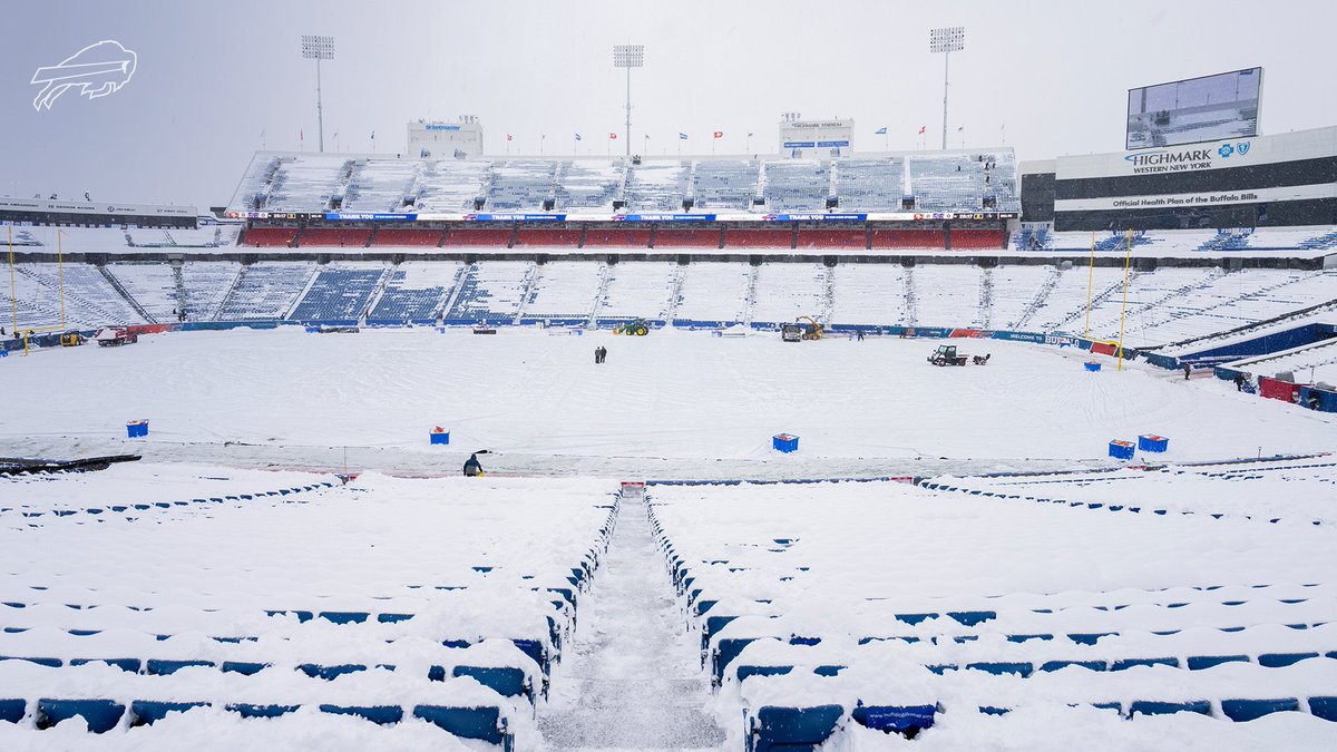 JoePompliano's tweet image. It's that time of year again…

The Buffalo Bills are asking fans to help shovel snow out of Highmark Stadium before this weekend's game.

Anyone 18 or older will get $20 per hour with food and hot beverages provided.