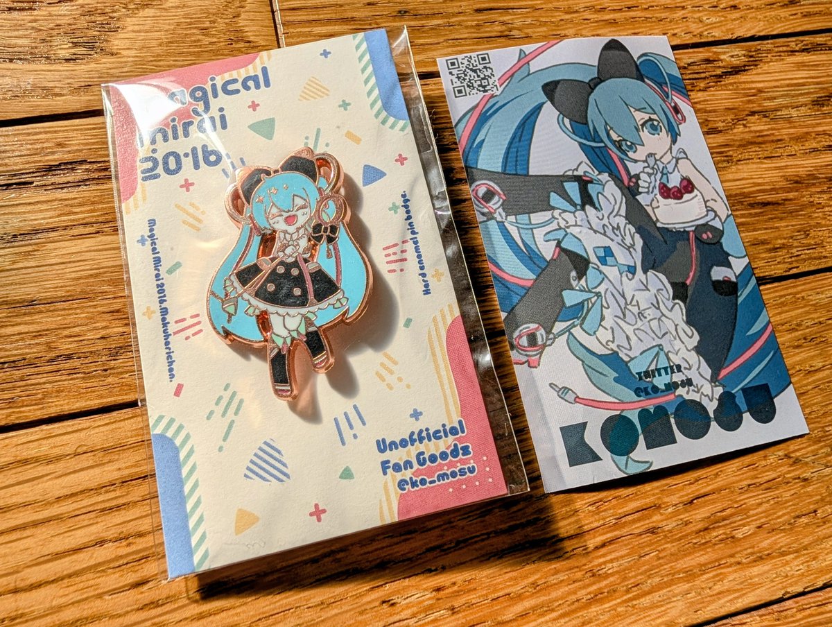 冬コミおたから自慢 その2 こもすさん @ko_mosu のエナメルピンバッジ