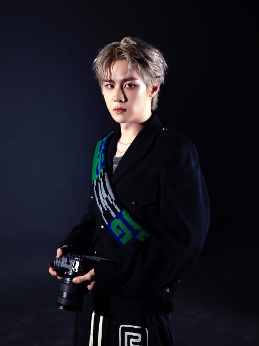 qiankun96_th's tweet photo. 260101🎂 | 威神V_钱锟_KUN Weibo and kun11xd Instagram Update

🐻: 
สามสิบ: จุดยืนของชีวิต
ผมอยากใช้เวลาสักเล็กน้อย เพื่อกล่าว “ขอบคุณ” กับตัวเองที่เดินทางมาจนถึงวันนี้

ขอบคุณที่ไม่ยอมแพ้ในวันที่สับสน
ขอบคุณในวันที่ราวกับมีพายุถาโถมก็ยังคงเลือกที่จะก้าวไปข้างหน้า
ขอบคุณที่ยึดมั่นในการเป็นตัวของตัวเอง
และขอบคุณทุกคนที่ผมได้พบเจอ ไม่ว่าจะเป็นคนที่รักผมมาเสมอ
หรือคนที่เคยชอบ เคยสนับสนุนผม ทุกๆ คนทำให้ผมรู้ชัดยิ่งขึ้นว่า ผมอยากเป็นคนแบบไหน

อายุสามสิบไม่ใช่เส้นชัย แต่คือจุดเริ่มต้นของการมีสติมากขึ้น
ผมจะยังคงรักในสิ่งที่รัก ยังคงสร้างสรรค์และใช้ชีวิตอย่างตั้งใจ
กตัญญูต่อพ่อแม่ และถนอมทุกคนที่อยู่ข้างๆ และคอยสนับสนุนผม
และผมจะเดินบนเส้นทางของตัวเองอย่างมั่นคงให้มากกว่าเดิมครับ

ในวันข้างหน้า ขอให้ผมยังคงกล้าที่จะฝัน กล้าที่จะล้ม และกล้าที่จะยืนขึ้นมาใหม่อีกครั้ง
ขอให้ตัวผมจดจำช่วงเวลาเหล่านี้ไว้เสมอ และขอบคุณตัวเองที่เดินทางมาถึงวันนี้ได้

— เฉียนคุนในวัย30

#WayV #NCT #QIANKUN 
#钱锟 #쿤 #คุน #クン