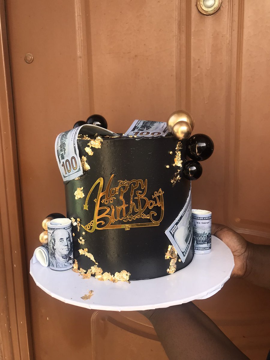 SharonDatau's tweet image. A few out of the edible masterpieces my hand created in 2025, this year is about to be better🥹😊🙏🏽

#bakerinabuja #bakerinlifecamp #prettycakes