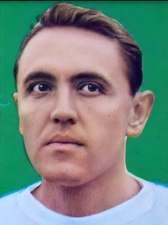 Hoy se cumplen 12 años del fallecimiento de José Antonio Tercero López. Fue delantero del VCF durante 4 temporadas, entre 1958 y 1962 y marcó 23 goles y dio 13 asistenciaS en 110 partidos, además de lograr una Copa de Ferias.

A ningún murciélago le alcanzará el olvido 🦇