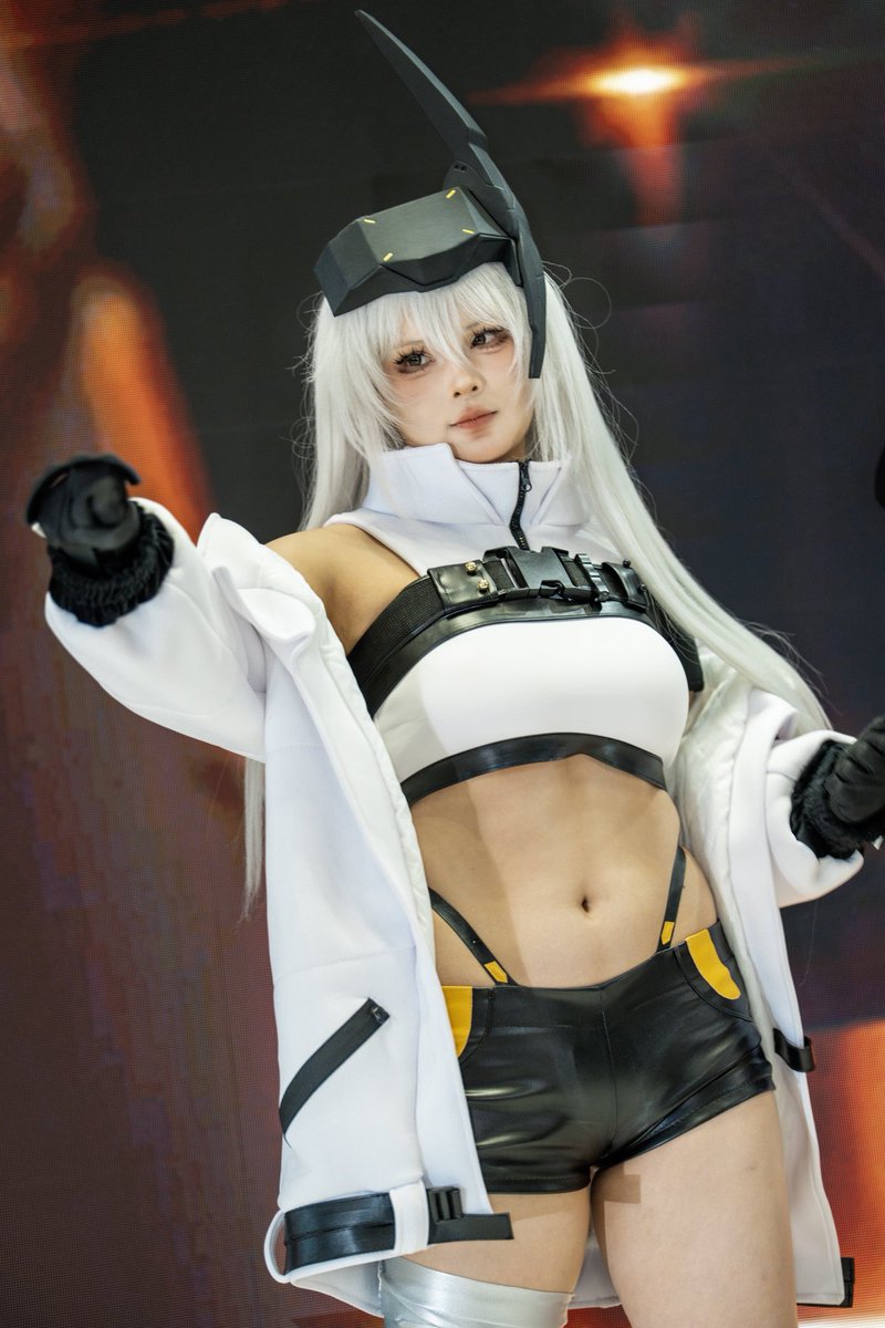 SAOKIRITOSAKURA's tweet photo. #C107コスプレ #C107 #NIKKE 
NIKKE C107
モテル：@Lilium725 https://t.co/OVhE5Y9ctD