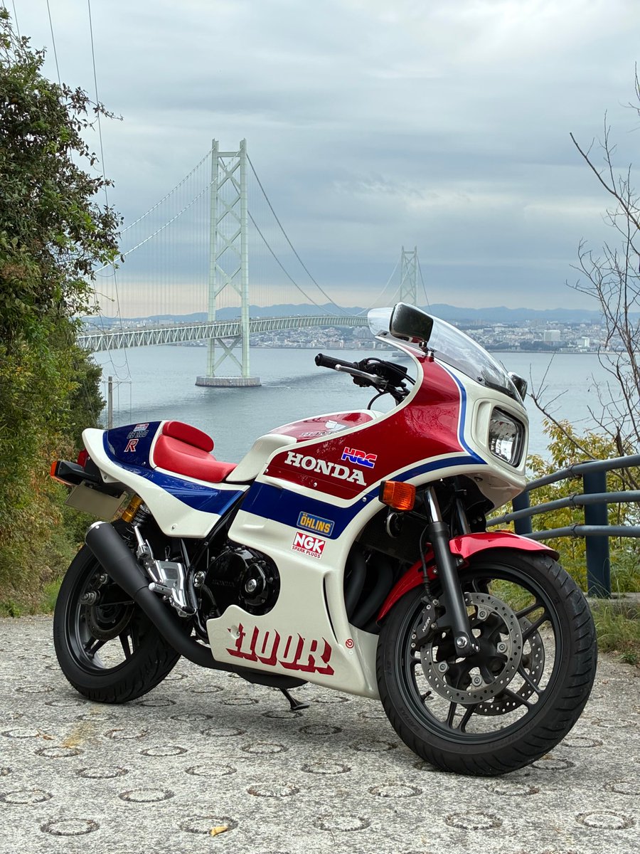 yukichiASK's tweet photo. 🎍Happy New Year 🎍
今年も宜しくお願い致します！

#バイクのある風景 #honda
#cb1100 #cb1100r #cb1100typeR https://t.co/jIp7q6WW0Y