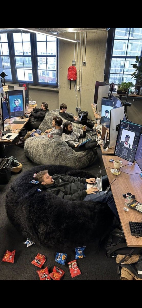 code_hive02's tweet image. Wish my guys are around me for this to work