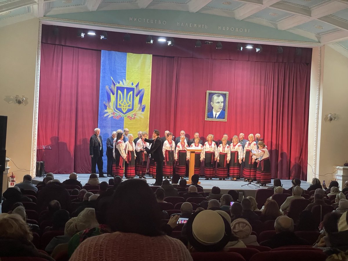 Jan. 1, 2026. Ternopil. Ukrainian House.
A concert celebrating the birthday of Stepan Bandera.

Pity Merz wasn’t invited 🥹