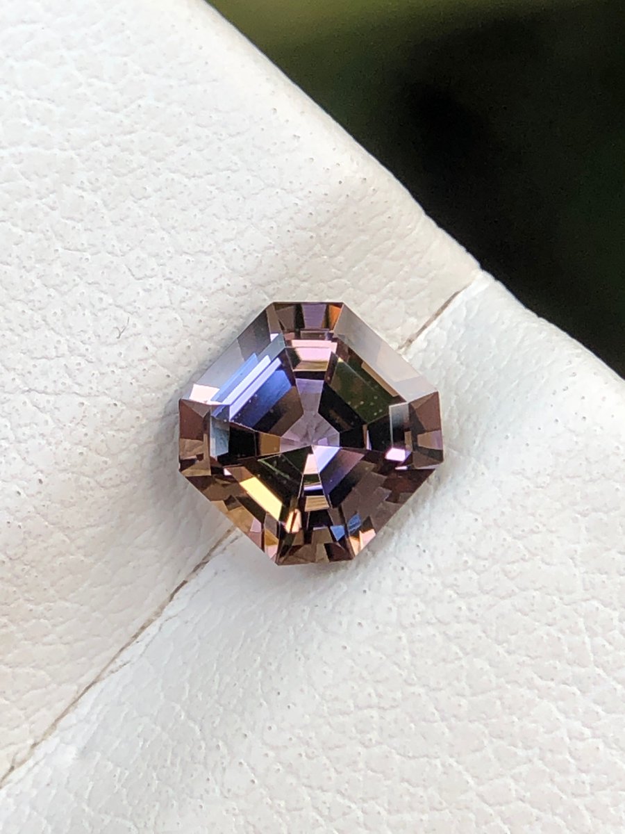 しっかりしてる！タンザナイトさん タンザニア産タンザナイト 0.849ctルース