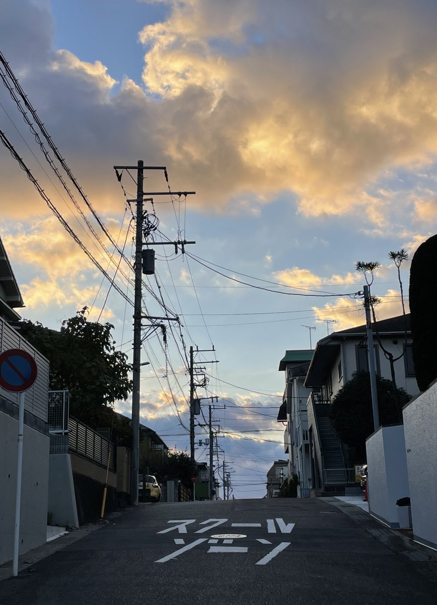 ytakechi6's tweet photo. 2026年元旦の空
本年もよろしくお願いします https://t.co/mQZA8lZxJM