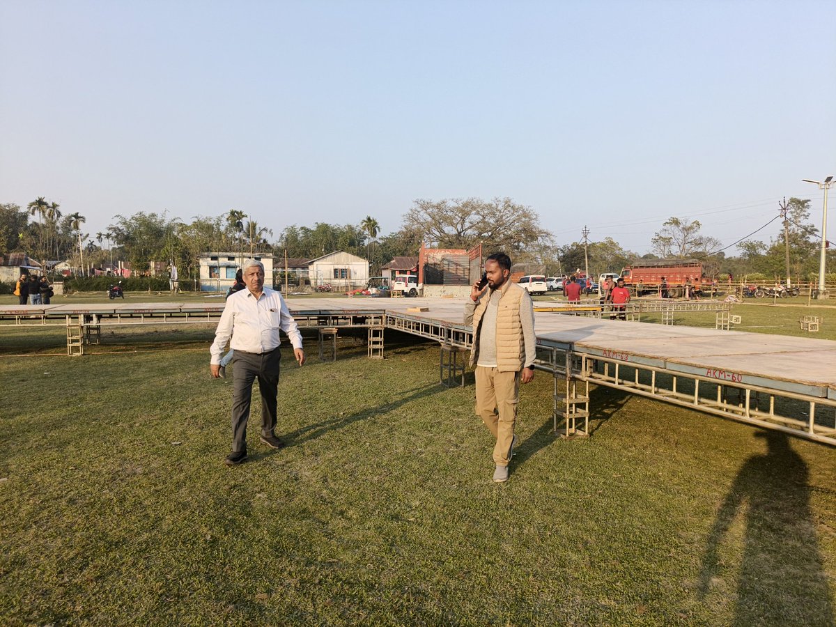 AITCakashH's tweet image. 3 जनवरी, शनिवार को AITC के सर्वभारतीय महासचिव श्री @abhishekaitc जी अलीपुरद्वार के माझेरडाबरी चाय बागान में संगठनात्मक कार्यक्रम हेतु आ रहे हैं।
तैयारियों के तहत आज सभा स्थल का निरीक्षण किया गया। ✊🔥

#AbhishekBanerjeeZindabad #TrinamoolCongress
#KalchiniBlock  #TMYC