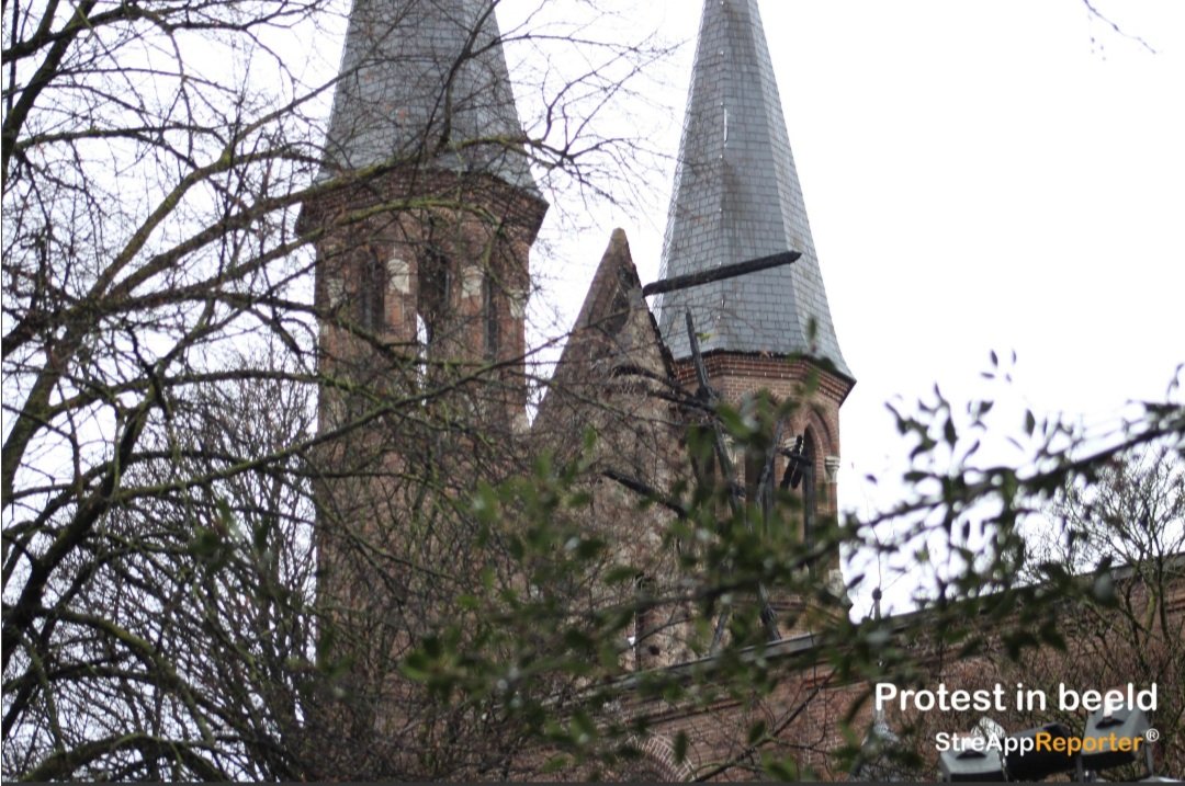 Grote brand in Vondelkerk in Amsterdam