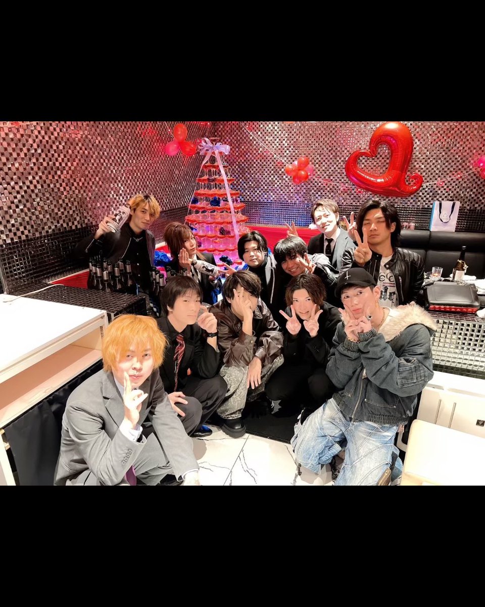 JoeSadide's tweet image. 降り続く雨 ボクの心に 心の傷に 
忘れさせて あらゆる憎しみ、あらゆる悲しみを。

 #絶滅危惧種 #限界ホスト #最後の指名