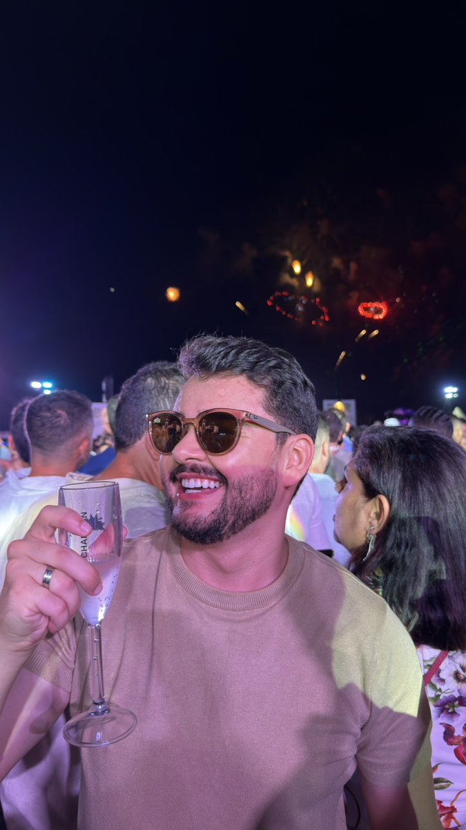_rianmirandaa's tweet photo. Bem vindo 2026. 🥂 https://t.co/QFOrRtrqkJ
