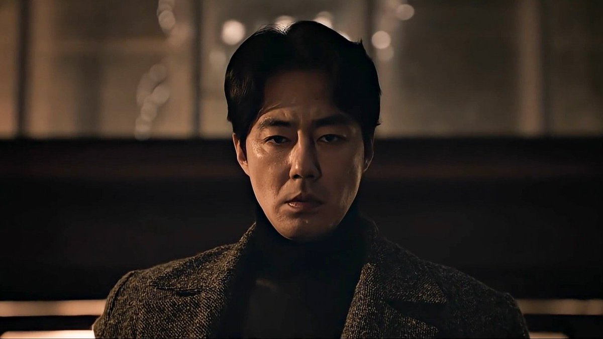 휴민트 조인성 색감대비 진짜 좋으네...