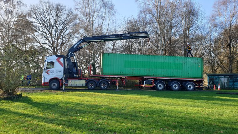 KFCCofficial's tweet photo. KFCC installs new container! #Pitchero
https://t.co/loM3b8VVj9 https://t.co/2zb2Tn6zw6