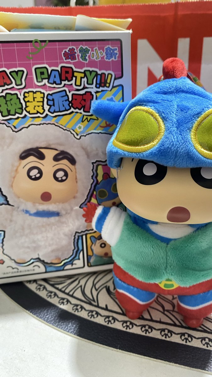 dem0ons_'s tweet photo. wts crayon sinchan / wtt ke yang chocobi!!

harga di miniso 249k
aku jual 230k 

baru bangett di bukaaa, dm kalo minat yah

#wtt #wts #blindbox #crayonsinchan https://t.co/5PQMMYsI7H