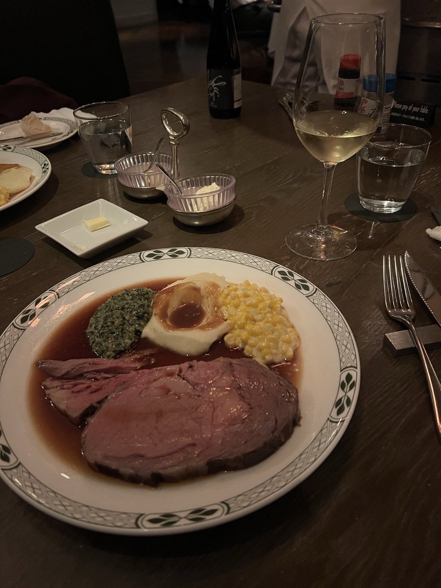 ggi_07's tweet photo. 謹賀新年🐴

大晦日、早い時間から飲み過ぎて22時に寝てしまい目が覚めたら年明けでした（2時）
SRやっていたとは😓

毎月色々な所で会食とかしていますが、新年なので昨年行った所を厳選して4枚写真アップします

皆様今年もよろしくお願い致します https://t.co/13Ot9cD5XB